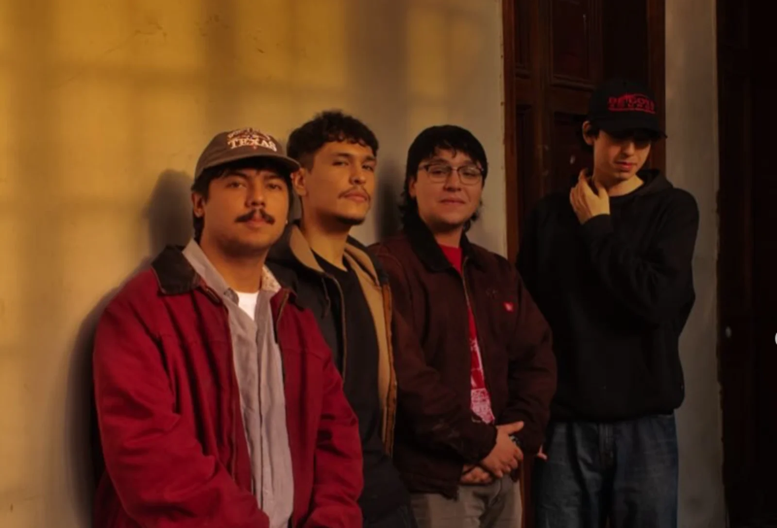 Noticias | Fosfenos presenta “No es Necesario” el primer adelanto de su próximo disco, “Parco”