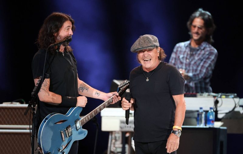 Foo Fighters se convierten en teloneros de AC/DC por una noche y Dave Grohl pide una gira juntos